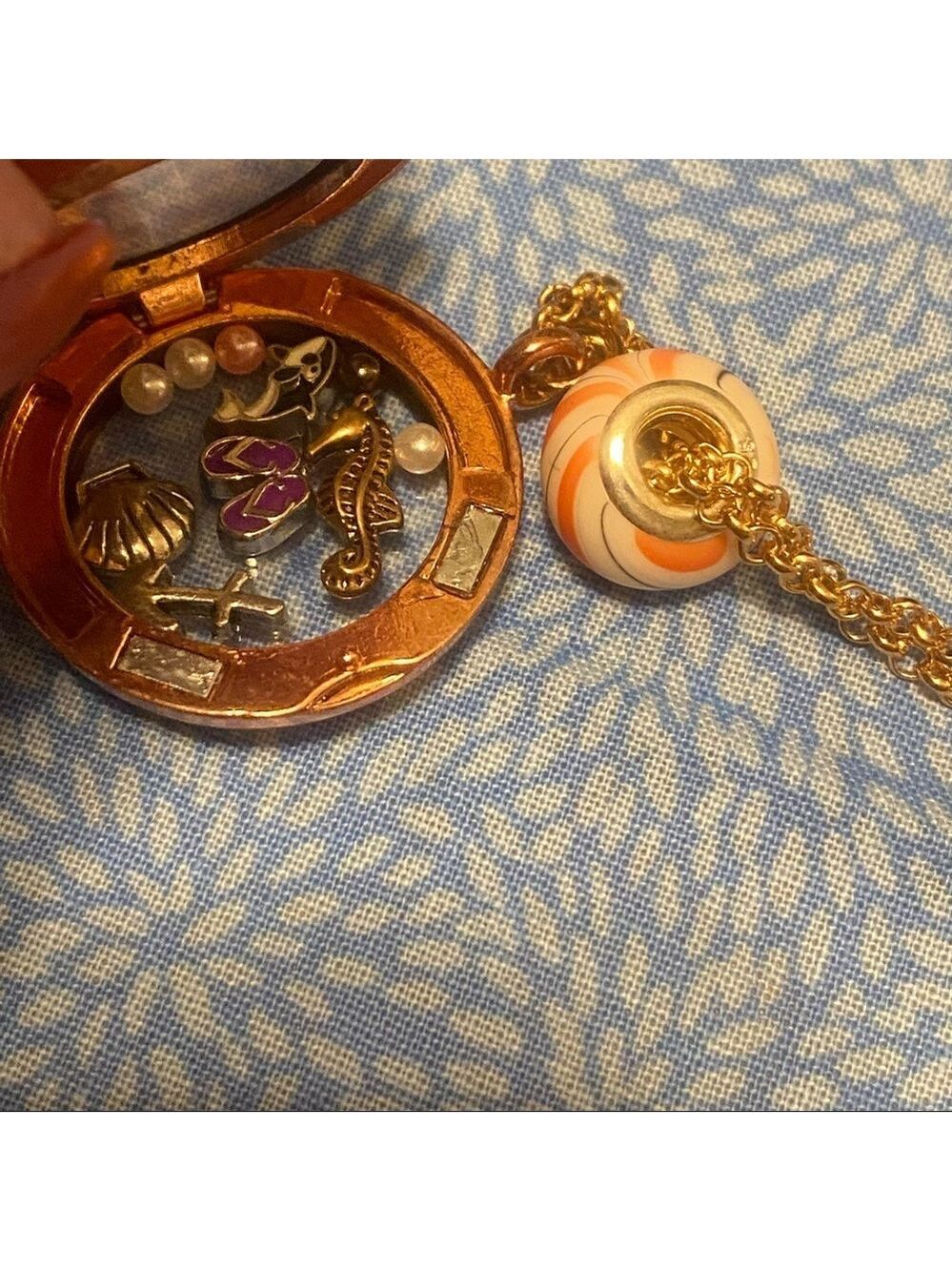BEACH LIFE boutique charm circle locket pendant necklace + FREE CHARM EXTRAS! - Picture 3 of 4
